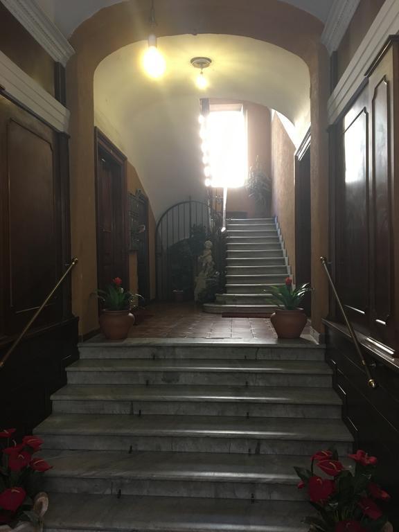 Delightful Apartment 100 Meters From The Colosseum Buitenkant foto