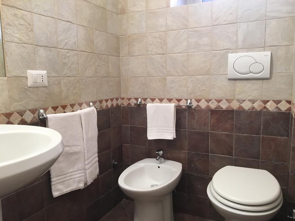 Delightful Apartment 100 Meters From The Colosseum Buitenkant foto